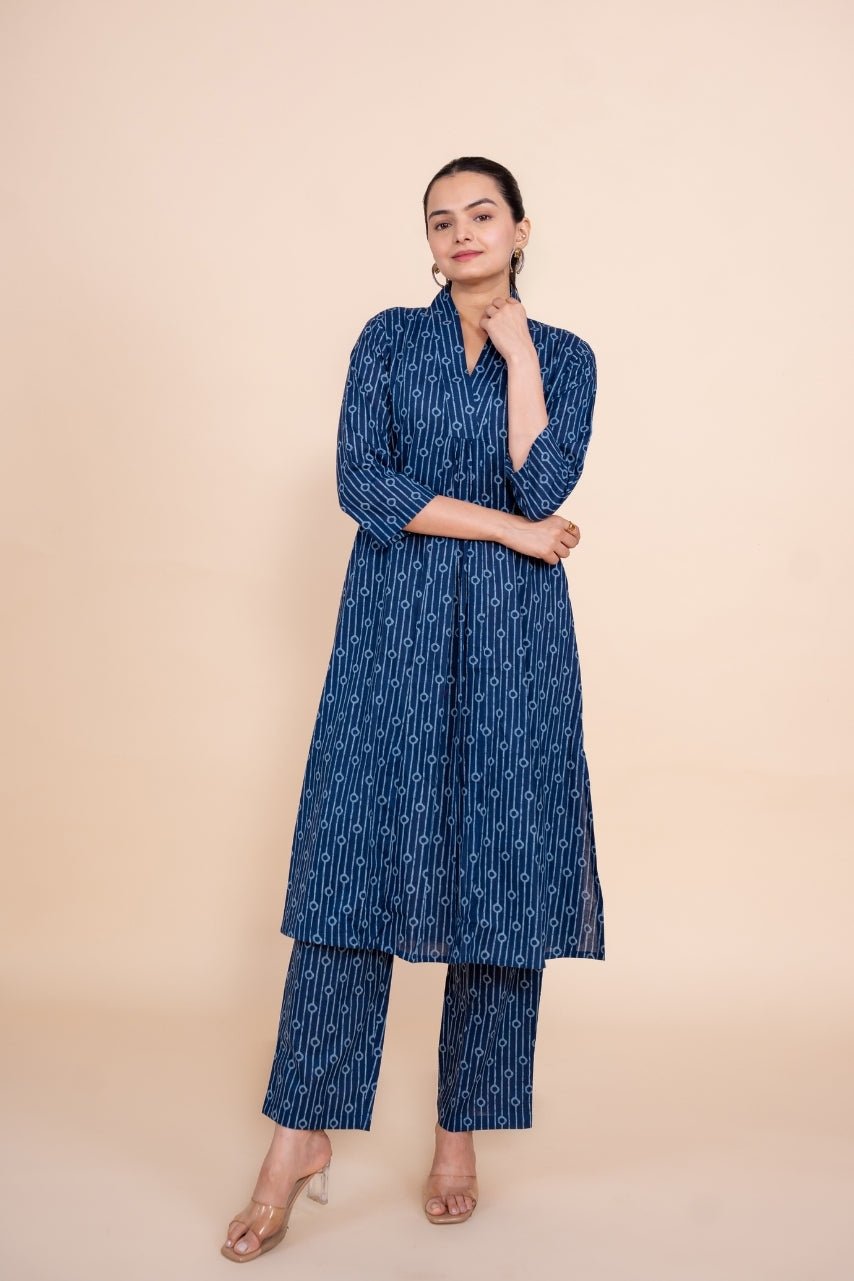 Women blue V neck printed floral pure cotton Co-Ord Set